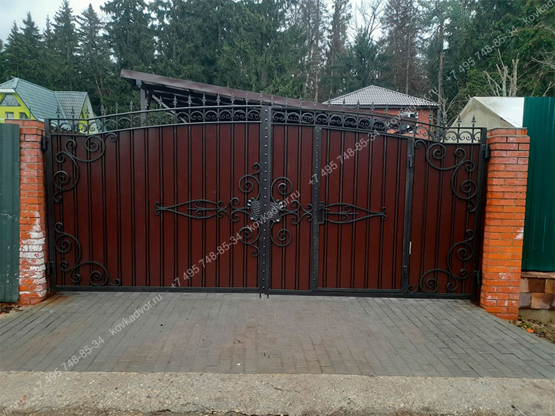 Кованые ворота Арт.ВХК-75 купить в Москве